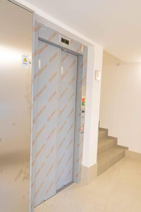 Central Lisbon Stylish Apartment Luaran gambar